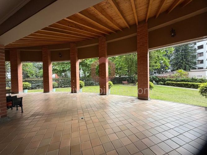 Apartamento de 4 alcobas en venta en La Florida, Medellín, 210 m² · foto 23 de 24