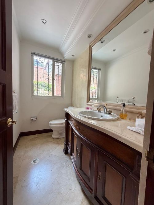 Casa de 4 alcobas en venta en San Jose De Bavaria, Bogotá, 600 m² · foto 22 de 24
