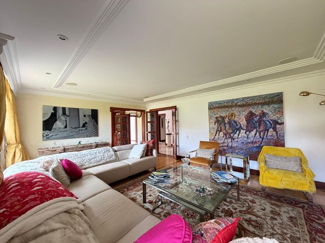 Casa de 4 alcobas en venta en San Jose De Bavaria, Bogotá, 600 m² · foto 3 de 24