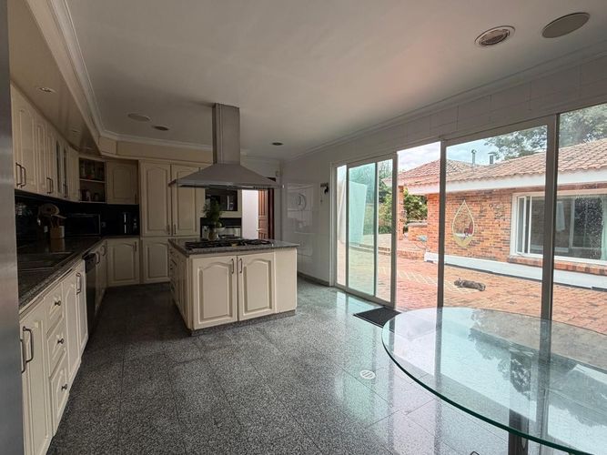 Casa de 4 alcobas en venta en San Jose De Bavaria, Bogotá, 600 m² · foto 8 de 24