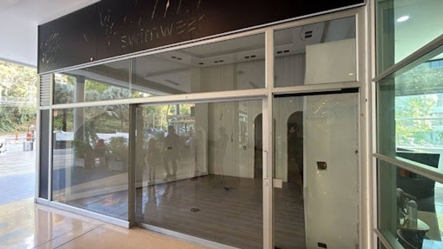 Local en arriendo en Los Naranjos, Medellín, 50 m² · foto 2 de 11