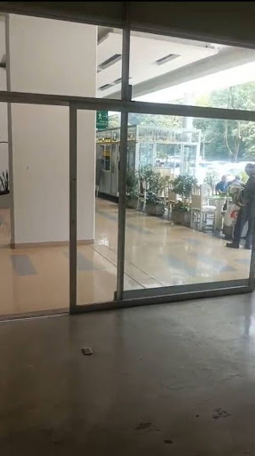 Local en arriendo en Los Naranjos, Medellín, 50 m² · foto 6 de 11
