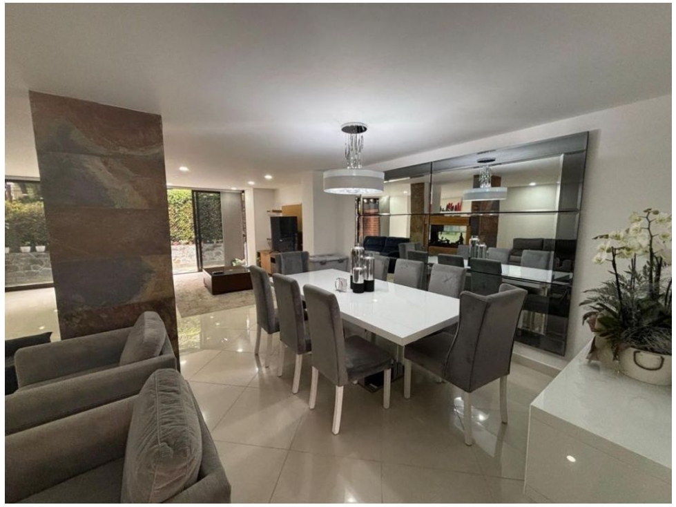 4BR House in El Poblado (220 m²) for Sale