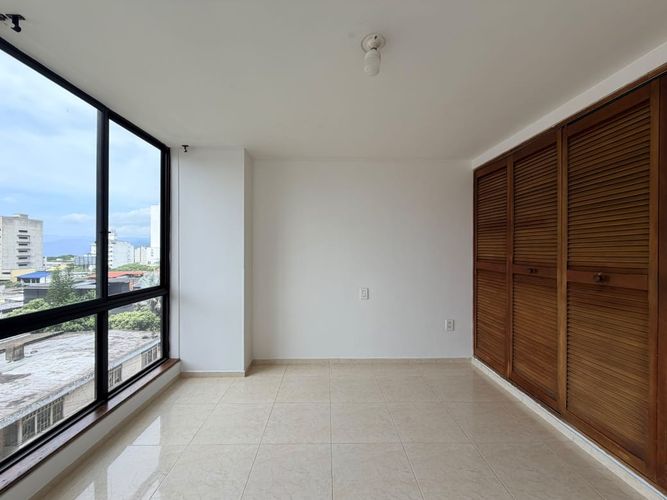 Apartamento de 4 alcobas en venta en Cabecera Del Llano, Bucaramanga, 134 m² · foto 6 de 12