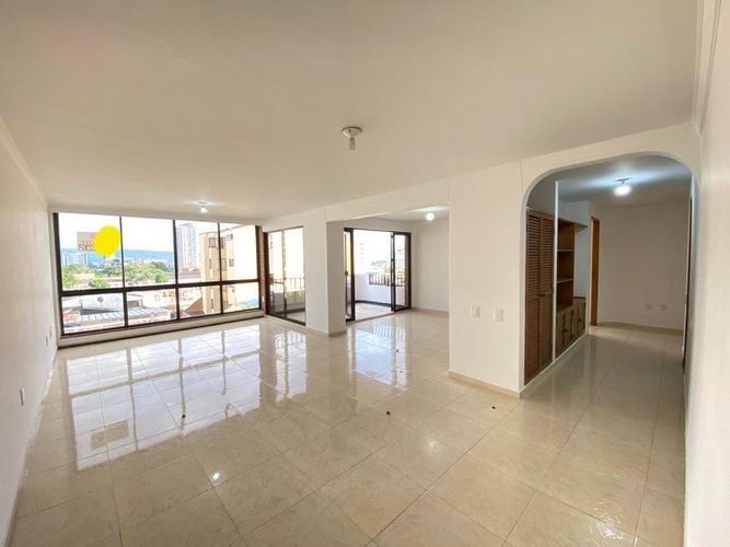 Apartamento de 4 alcobas en venta en Cabecera Del Llano, Bucaramanga, 134 m² · foto 2 de 12