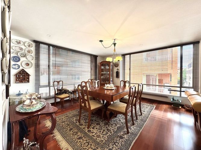 Apartamento de 3 alcobas en venta en Chicó Reservado, Bogotá, 166 m² · foto 3 de 18