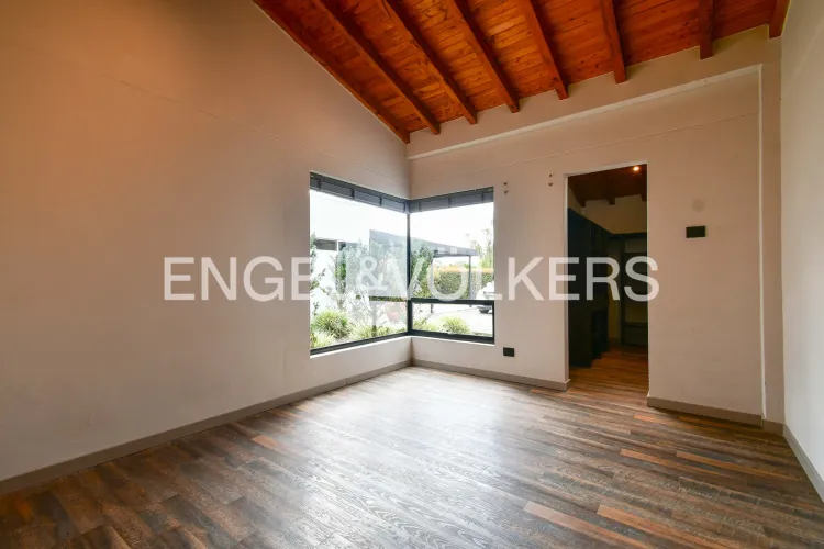 Casa de 4 alcobas en venta en Llano Grande, Rionegro, 305 m² · foto 10 de 13