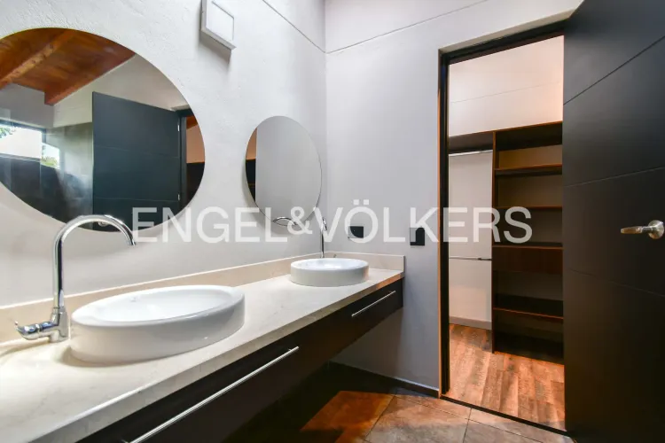 Casa de 4 alcobas en venta en Llano Grande, Rionegro, 305 m² · foto 9 de 13