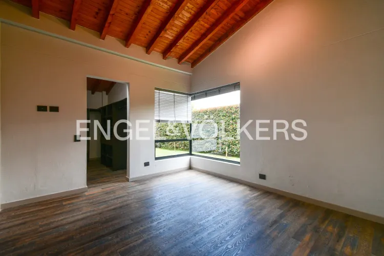 Casa de 4 alcobas en venta en Llano Grande, Rionegro, 305 m² · foto 8 de 13