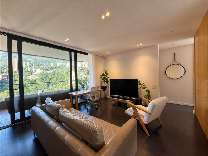 Apartamento de 3 alcobas en venta en El Poblado, Medellín, 130 m² · foto 3 de 10