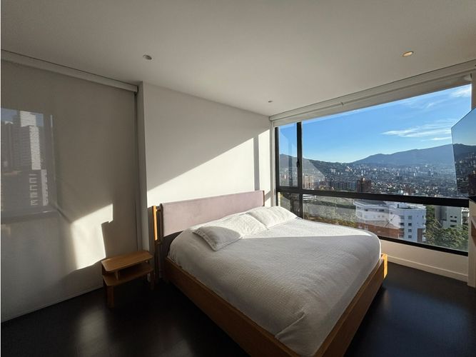 Apartamento de 3 alcobas en venta en El Poblado, Medellín, 130 m² · foto 8 de 10