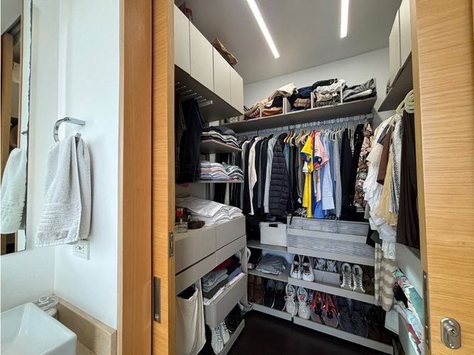Apartamento de 3 alcobas en venta en El Poblado, Medellín, 130 m² · foto 10 de 10