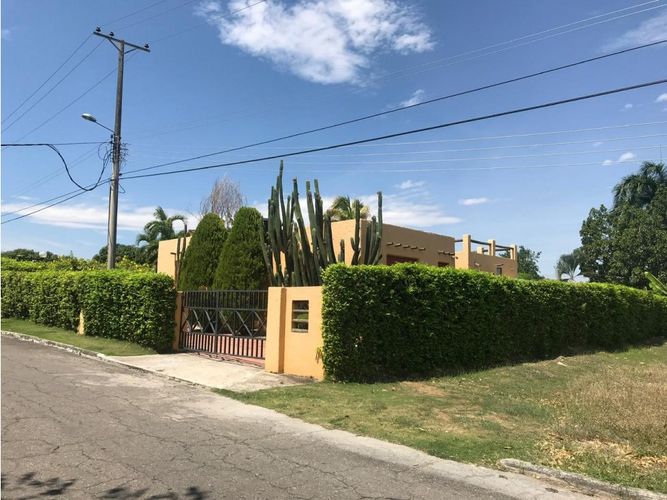Casa de 3 alcobas en venta en Las Varas, Ricaurte, 231 m² · foto 3 de 24