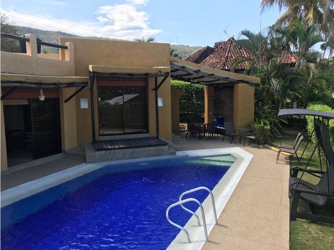 Casa de 3 alcobas en venta en Las Varas, Ricaurte, 231 m² · foto 6 de 24