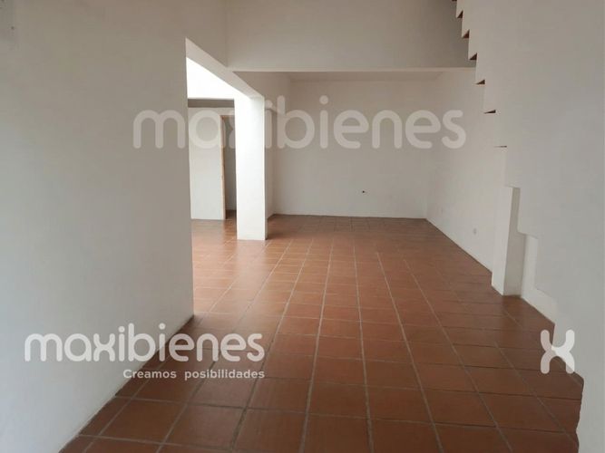Local en arriendo en Ortiz, Apartado, 45 m² · foto 2 de 6