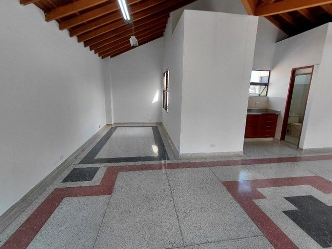 Oficina en arriendo en Estadio, Medellín, 140 m² · foto 2 de 13