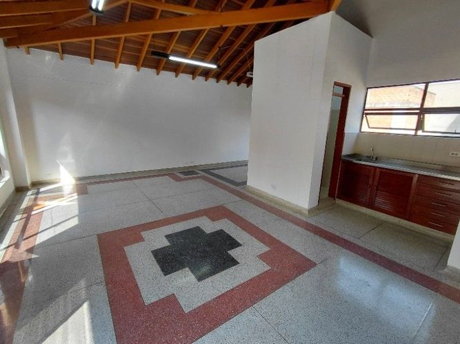 Oficina en arriendo en Estadio, Medellín, 140 m² · foto 3 de 13