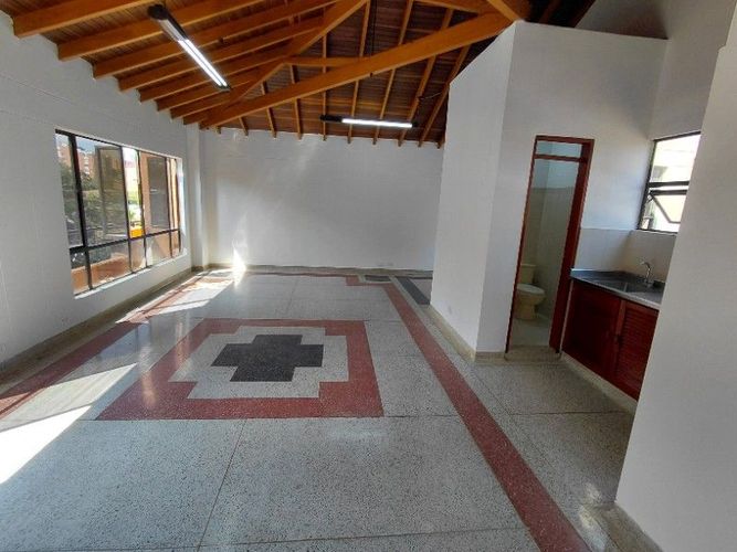 Oficina en arriendo en Estadio, Medellín, 140 m² · foto 4 de 13