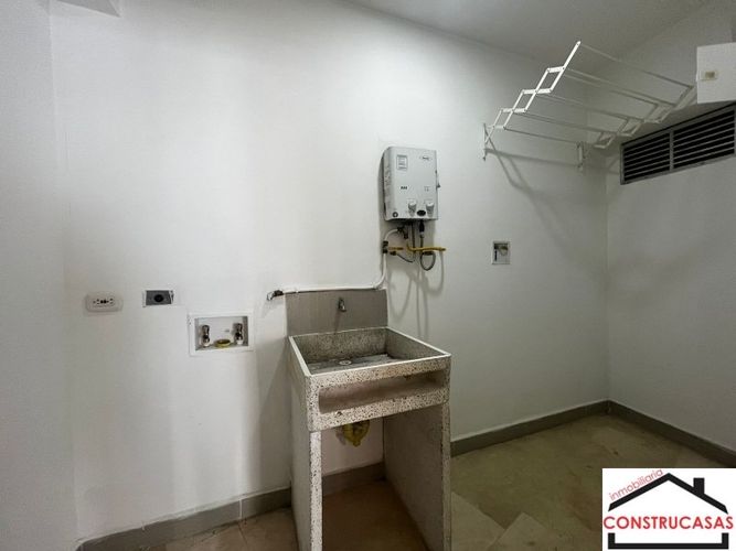Apartamento de 3 alcobas en arriendo en Las Lomitas, Sabaneta, 110 m² · foto 5 de 24