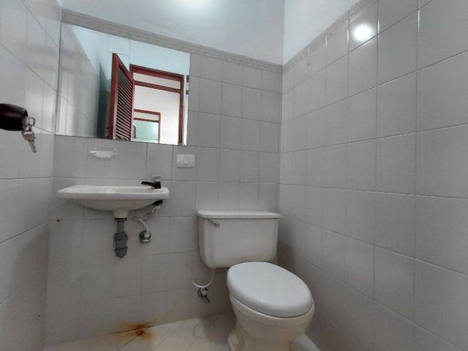 Oficina en arriendo en Estadio, Medellín, 140 m² · foto 12 de 13