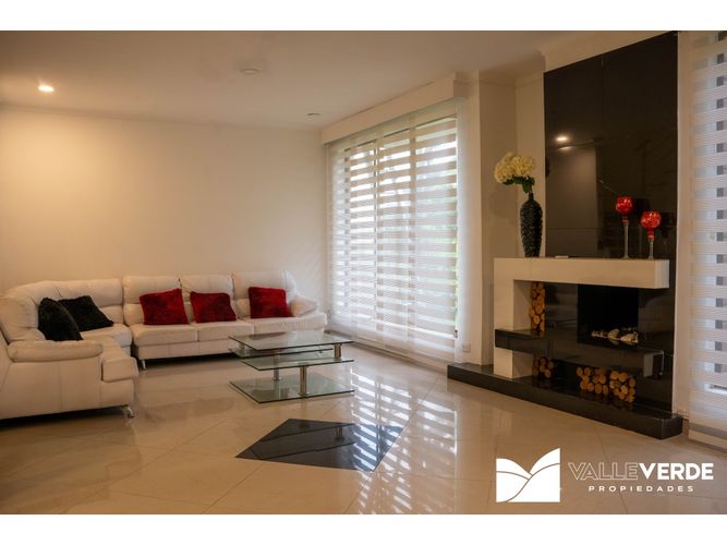 Casa de 4 alcobas en venta en El Poblado, Medellín, 425 m² · foto 3 de 18