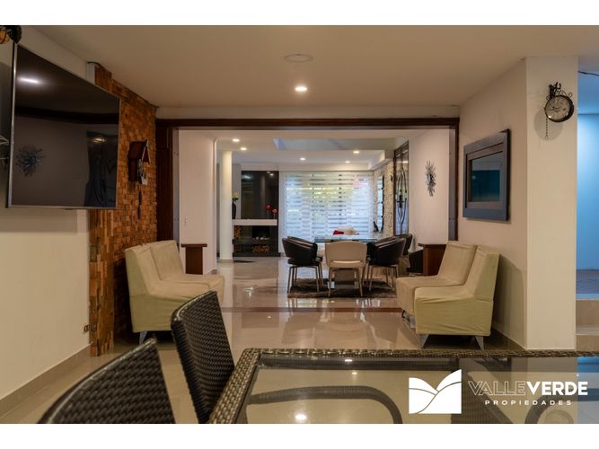 Casa de 4 alcobas en venta en El Poblado, Medellín, 425 m² · foto 7 de 18