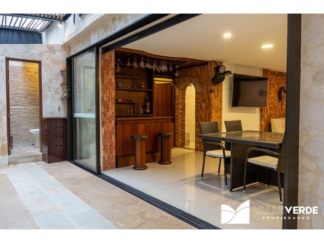 Casa de 4 alcobas en venta en El Poblado, Medellín, 425 m² · foto 12 de 18
