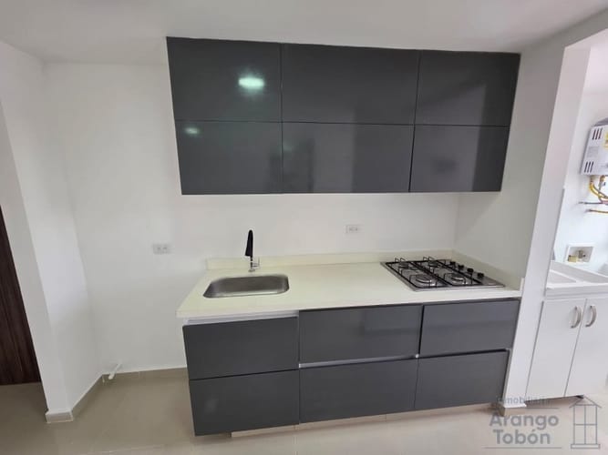 Apartamento de 3 alcobas en venta en Niquia, Bello, 61 m² · foto 2 de 11