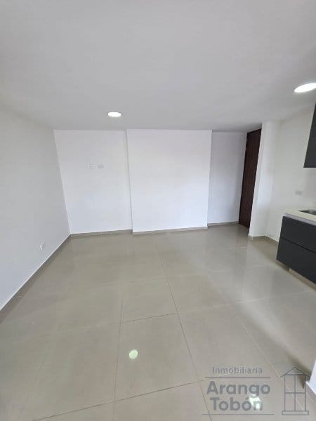Apartamento de 3 alcobas en venta en Niquia, Bello, 61 m² · foto 4 de 11