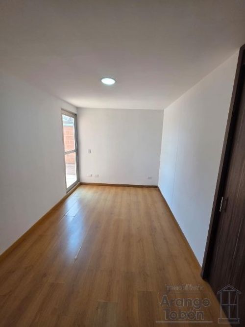 Apartamento de 3 alcobas en venta en Niquia, Bello, 61 m² · foto 5 de 11