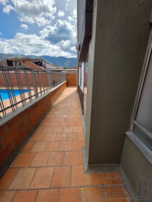 Apartamento de 3 alcobas en venta en Niquia, Bello, 61 m² · foto 9 de 11