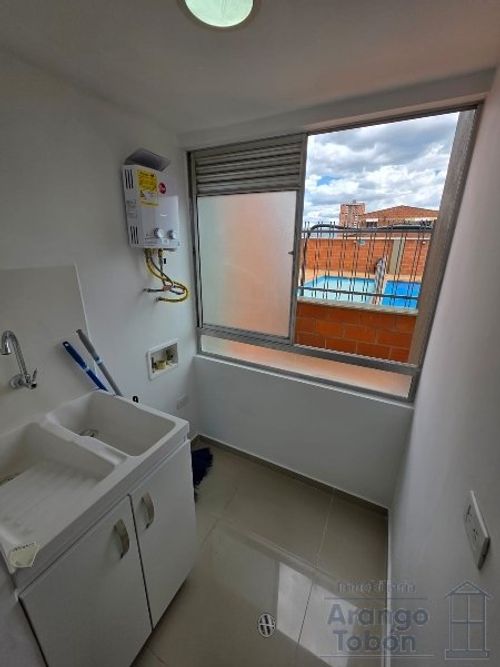 Apartamento de 3 alcobas en venta en Niquia, Bello, 61 m² · foto 11 de 11