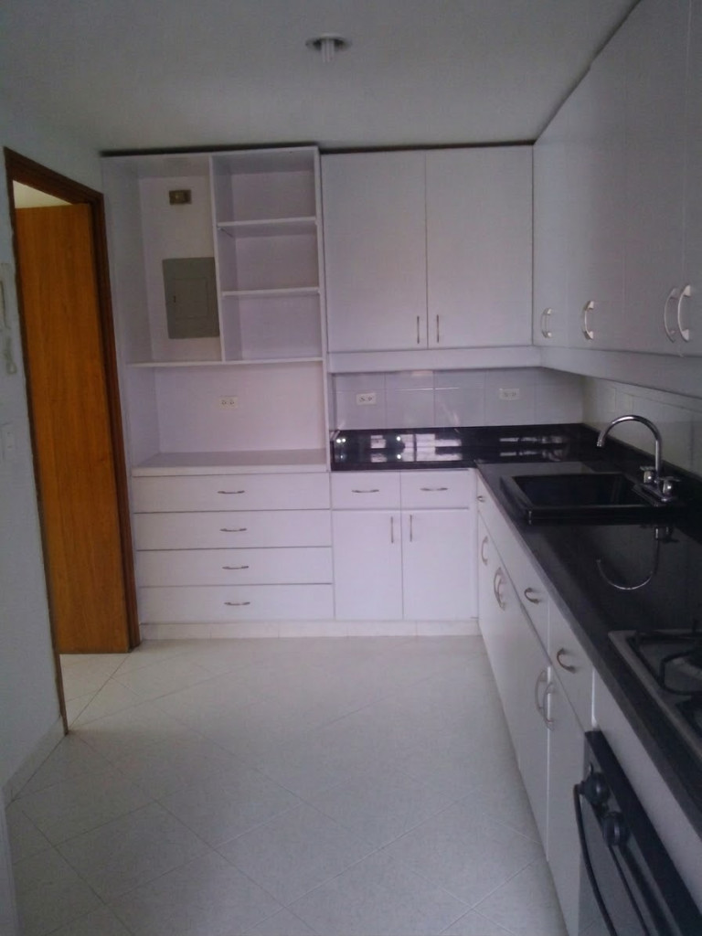 Apartamento en arriendo en Loma Del Esmeraldal, Envigado · foto 9 de 13