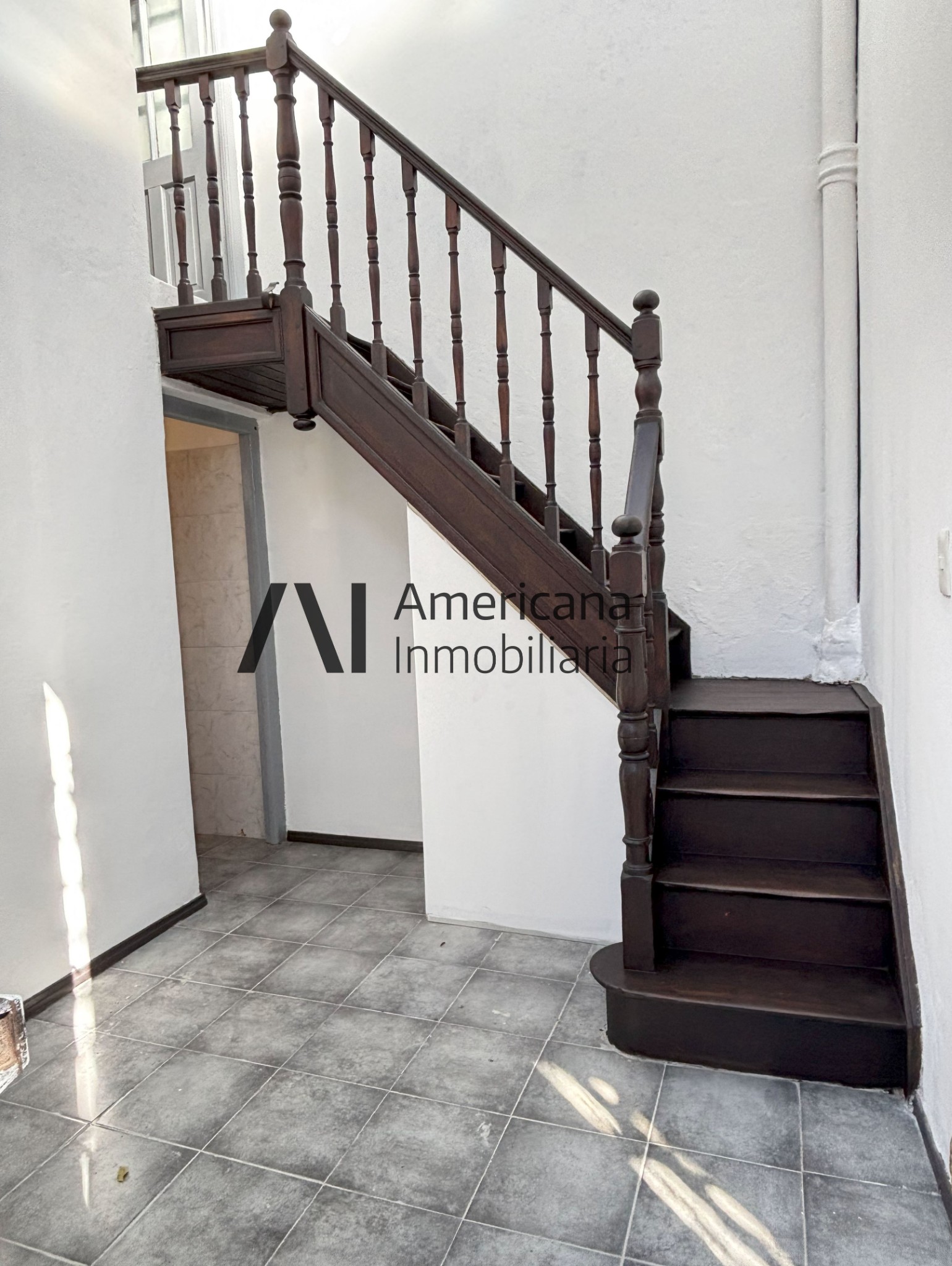 Alquiler casa dos dormitorios + altillo | Reciclada.-