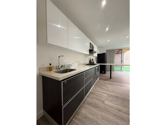 Apartamento de 2 alcobas en arriendo en El Porvenir, Rionegro, 200 m² · foto 2 de 12