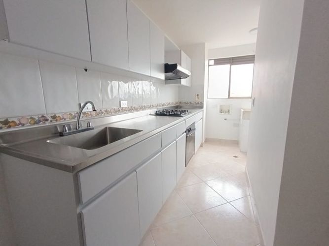 Apartamento de 3 alcobas en arriendo en Castropol, Medellín, 86 m² · foto 5 de 18