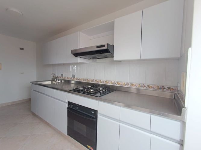Apartamento de 3 alcobas en arriendo en Castropol, Medellín, 86 m² · foto 6 de 18
