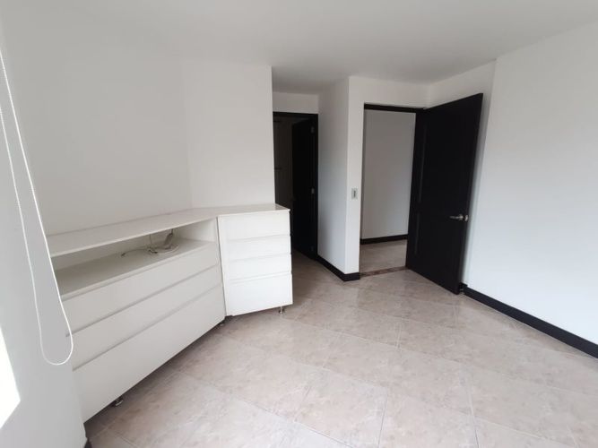 Apartamento de 3 alcobas en arriendo en Castropol, Medellín, 86 m² · foto 11 de 18