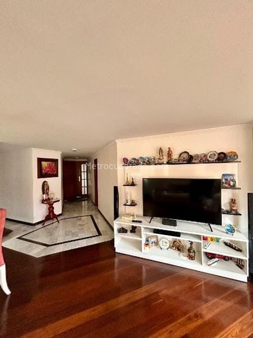 Apartamento de 3 alcobas en venta en Cedritos, Bogotá, 108 m² · foto 4 de 11