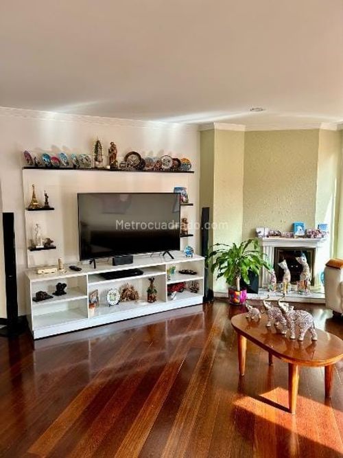 Apartamento de 3 alcobas en venta en Cedritos, Bogotá, 108 m² · foto 6 de 11