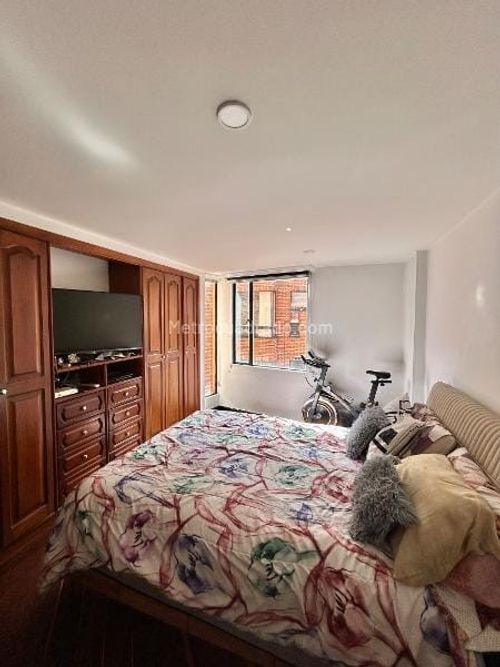 Apartamento de 3 alcobas en venta en Cedritos, Bogotá, 108 m² · foto 10 de 11