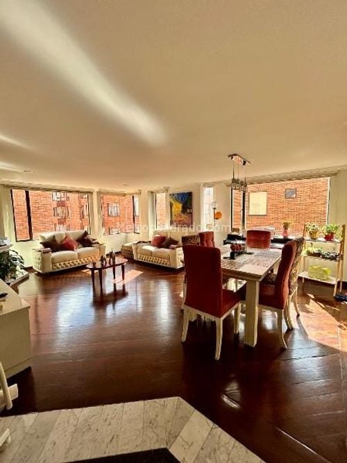 Apartamento de 3 alcobas en venta en Cedritos, Bogotá, 108 m² · foto 3 de 11