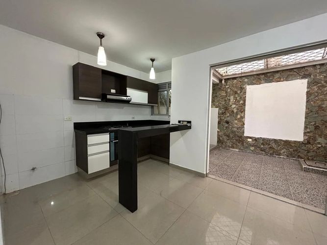 Casa de 4 alcobas en venta en Bosques De Rosa Blanca, Villavicencio, 140 m² · foto 2 de 12