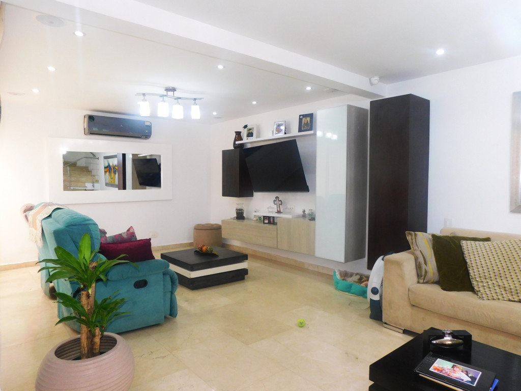 Casa en arriendo en Cr.La Castellana, Barranquilla · foto 2 de 24