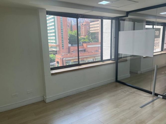 Oficina en arriendo en Milla De Oro, Medellín, 110 m² · foto 9 de 20