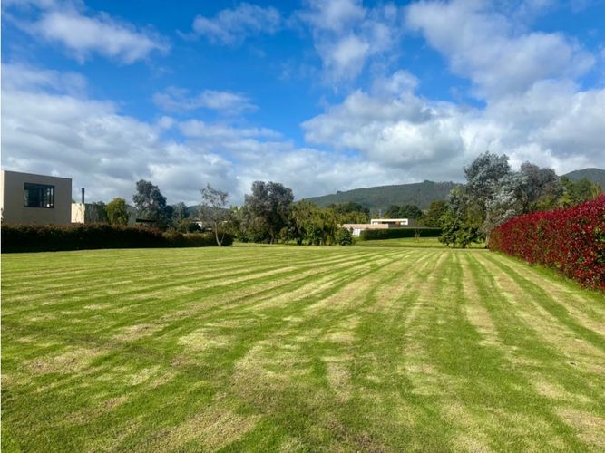 Lote en venta en Marquez, La Calera, 2800 m² · foto 3 de 16