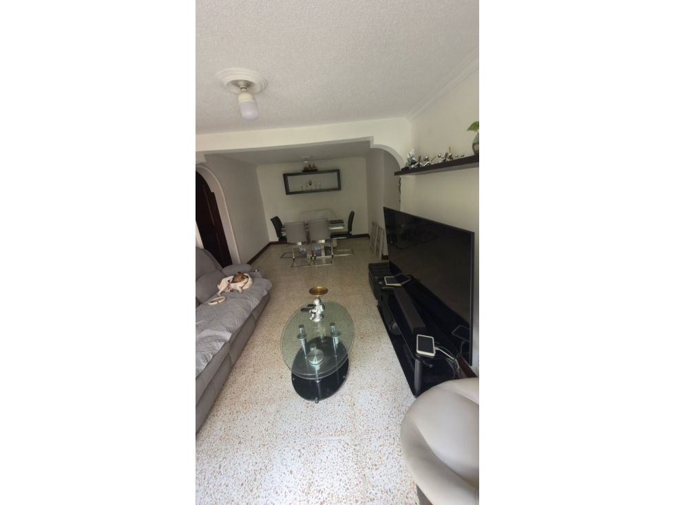 Apartamento en venta en La Almeria, Medellín · foto 2 de 8