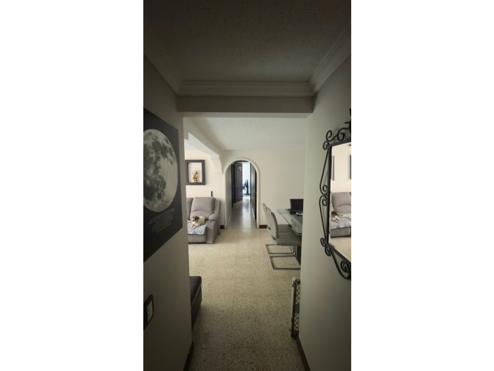 Apartamento en venta en La Almeria, Medellín · foto 3 de 8