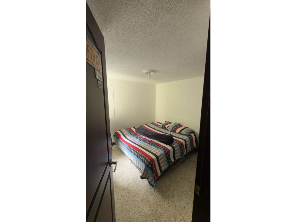 Apartamento en venta en La Almeria, Medellín · foto 6 de 8