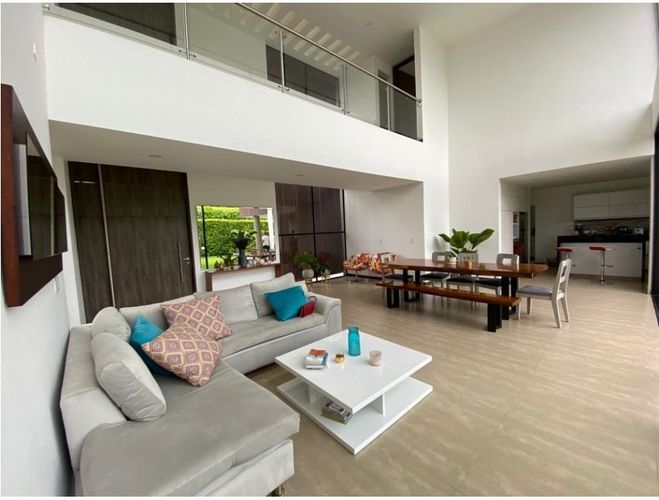 Casa de 5 alcobas en venta en Alfaguara, Jamundí, 360 m² · foto 4 de 13
